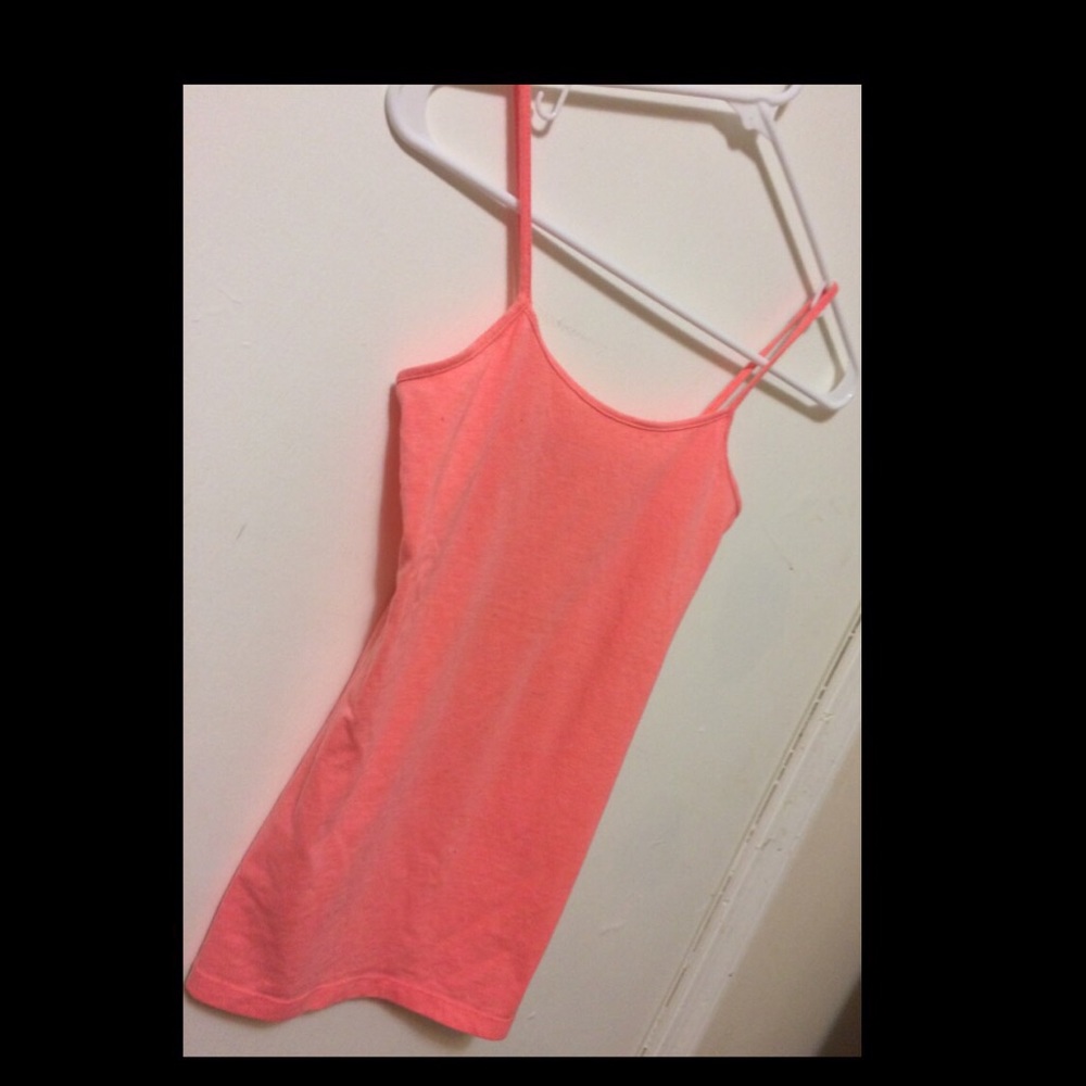 Salmon colored tank top